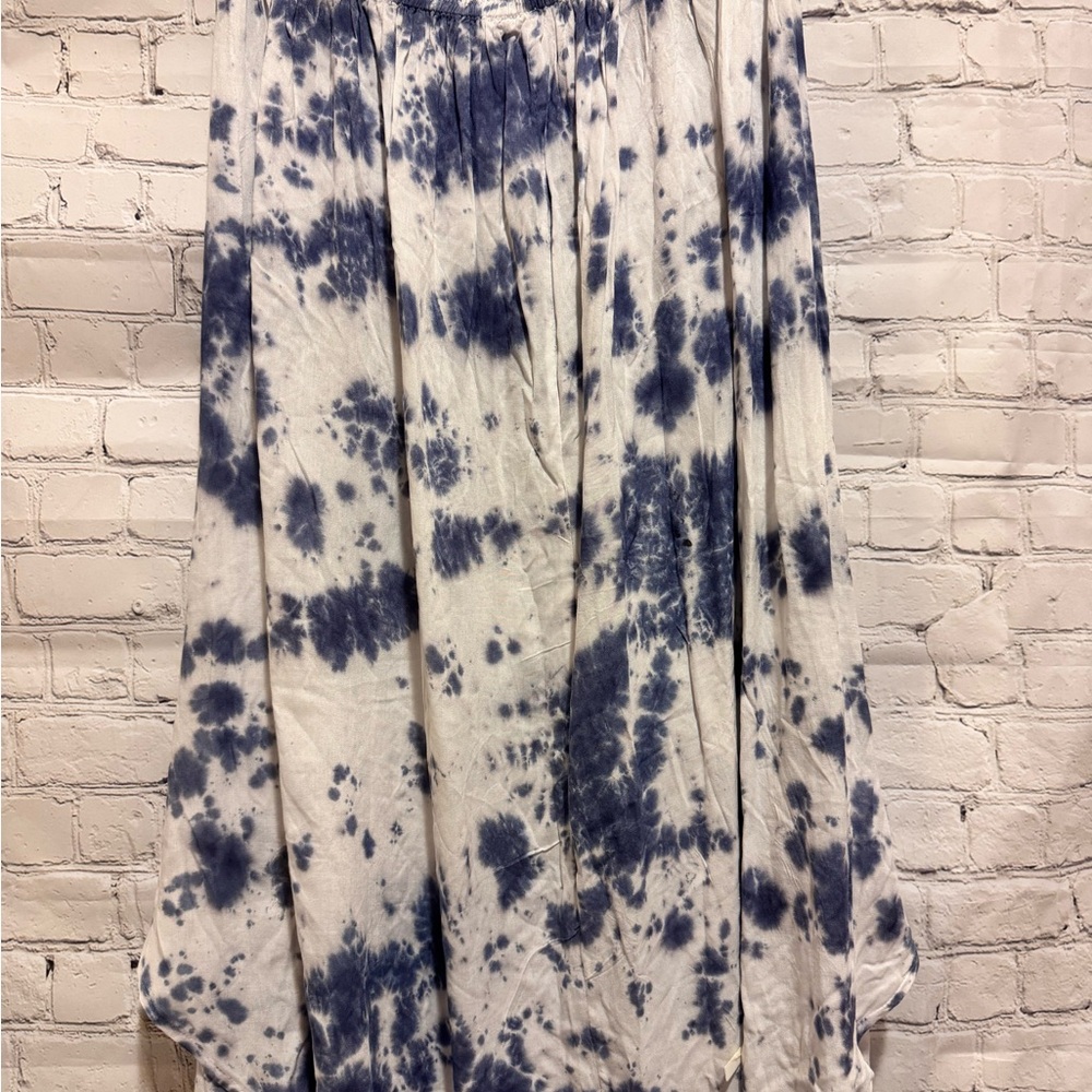 NWT. Tie-Dye Blue and White Skirt